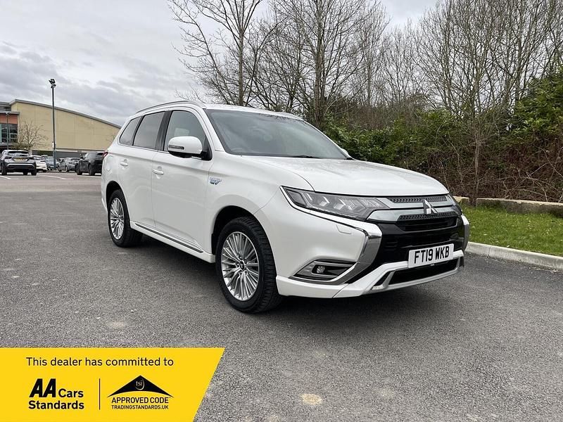 Used Mitsubishi Outlander P-HEV 2019 White Estate