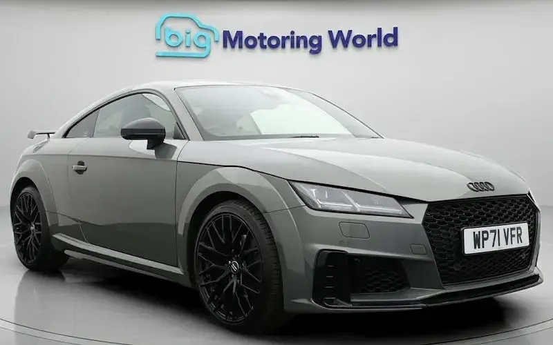 Begagnad Audi TT Black Edition 197 HK (144 kW) 2024 Sportkupé