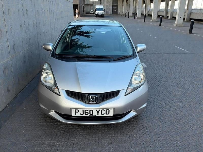 Used Honda Jazz ES 99 HP (72 kW) 2011 Silver Hatchback