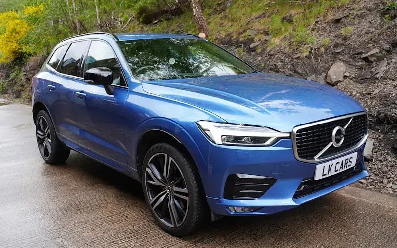 Second-hand Volvo XC60 R-Design Pro 235 CP (172 kW) 2021 SUV