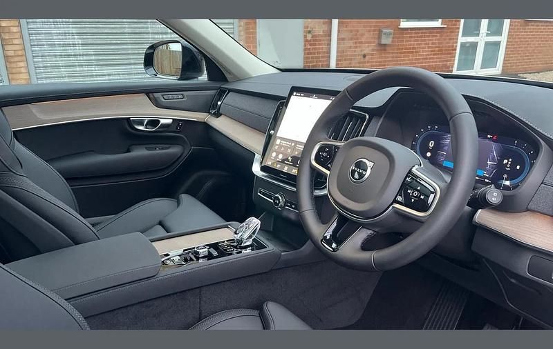 New Volvo XC90 Plus 455 HP (334 kW) 2026 Black SUV