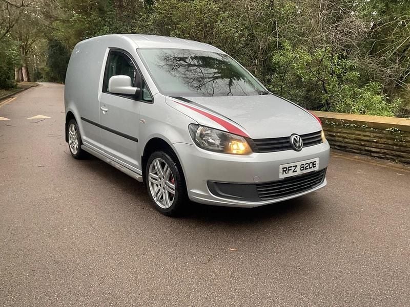 Usado VW Caddy Trendline 102 HP (75 kW) 2014 Prateado Monovolume