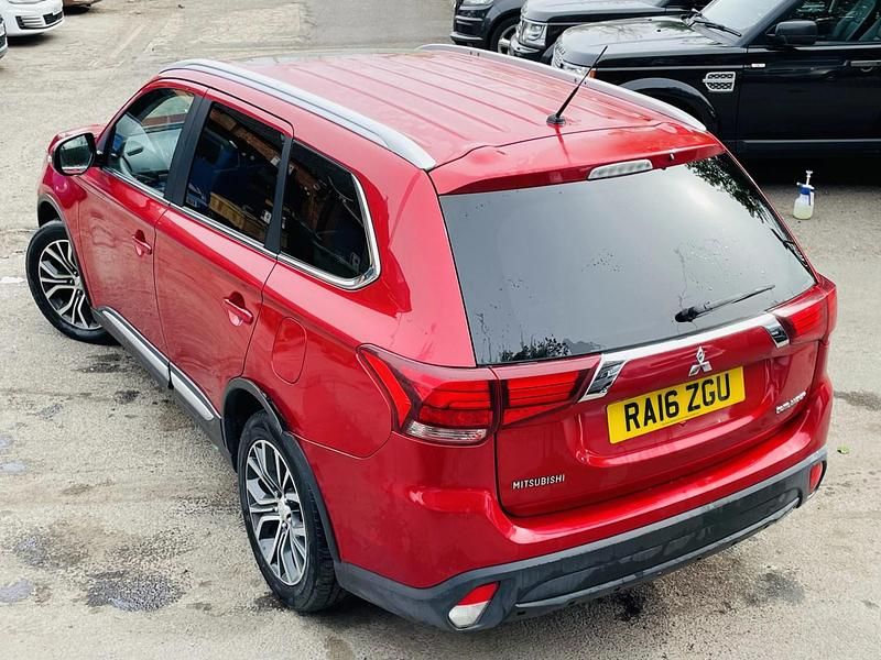 Used Mitsubishi Outlander 150 HP (110 kW) 2016 Red SUV