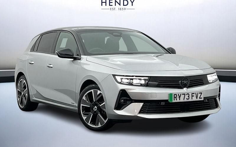 Used 2025 Vauxhall Astra Ultimate Hatchback | £19,999 (Super price) - Image 1/4