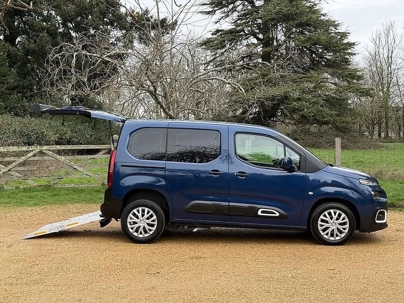 Used Citroën Berlingo Feel 2020 Blue MPV