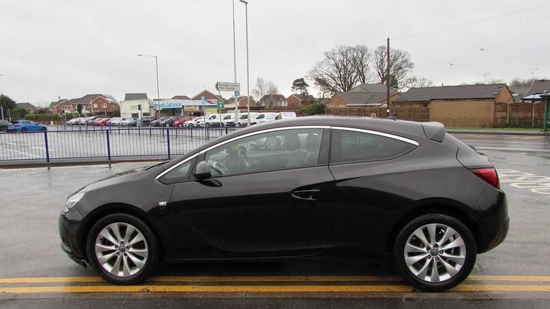 Used Vauxhall Astra GTC SRi 2013 Black Hatchback