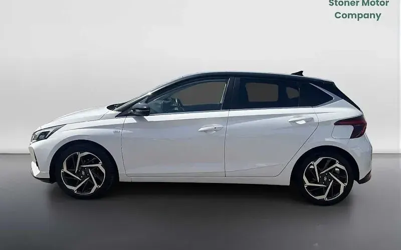 Used Hyundai i20 Ultimate 101 HP (74 kW) 2022 White Hatchback