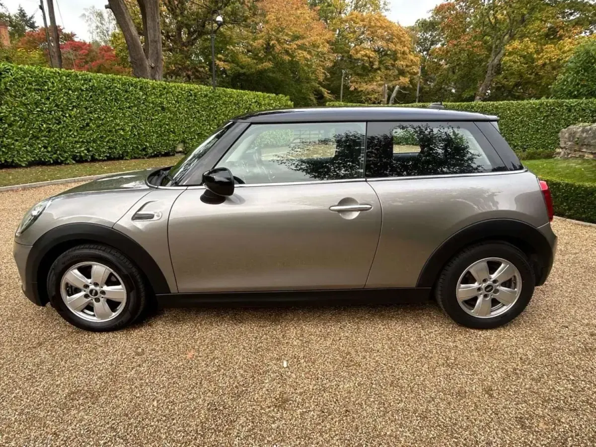 Usado Mini Cooper Classic 2019 Prateado Citadino