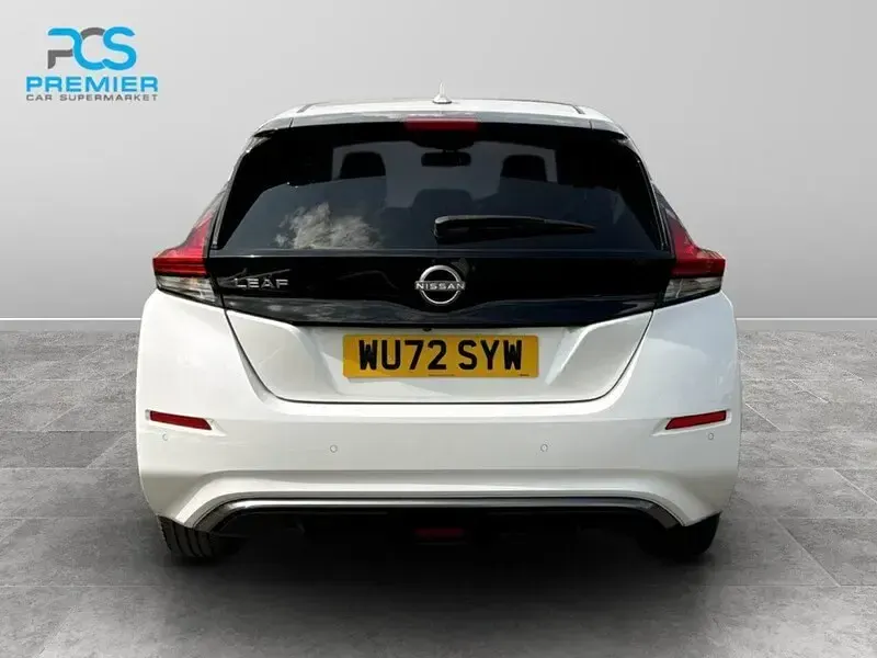 Used Nissan Leaf Tekna 110 kW (150 HP) 2022 White Hatchback