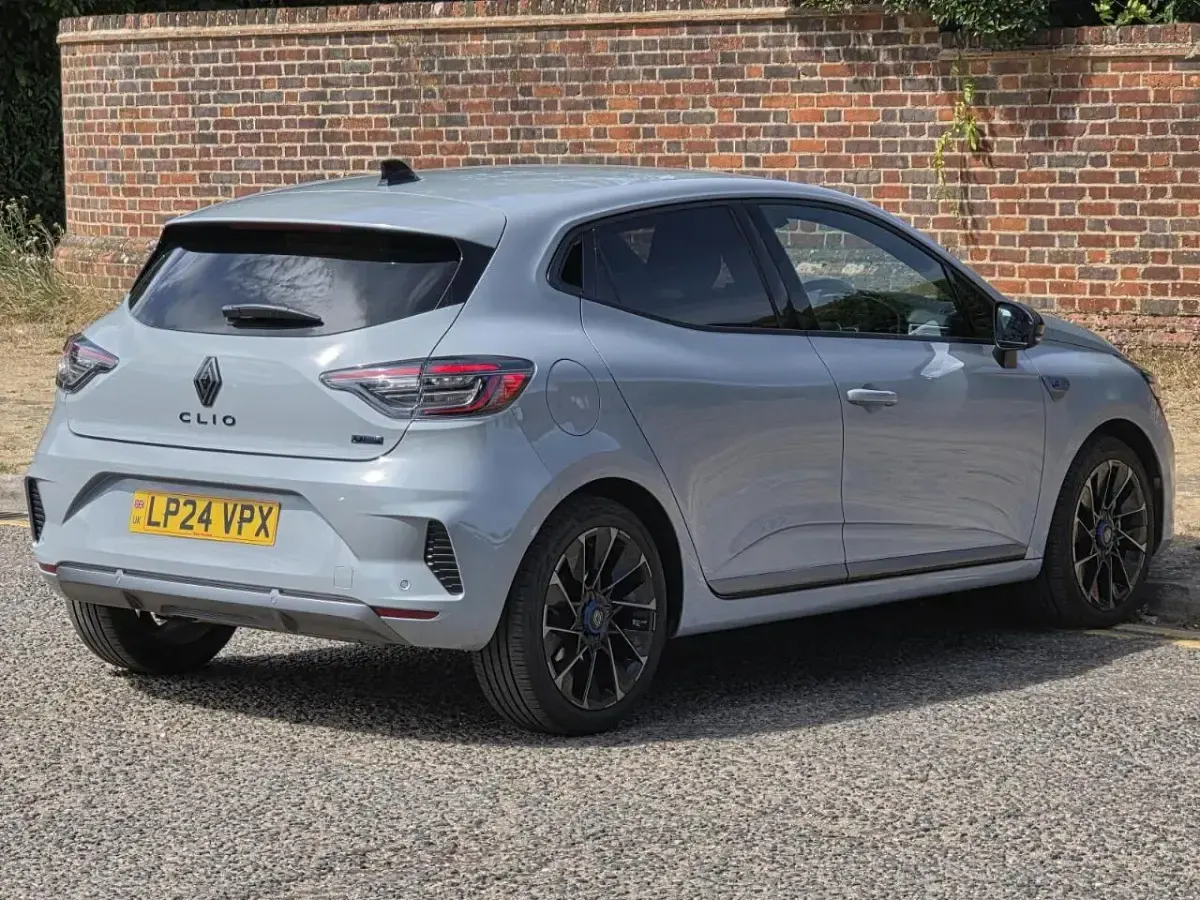 Used Renault Clio V Esprit Alpine 140 HP (102 kW) 2024 Grey Hatchback