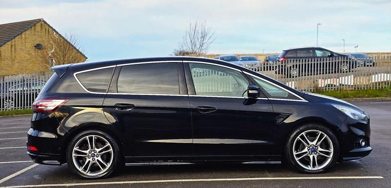 Used Ford S-MAX Sport 180 HP (132 kW) 2016 Black MPV