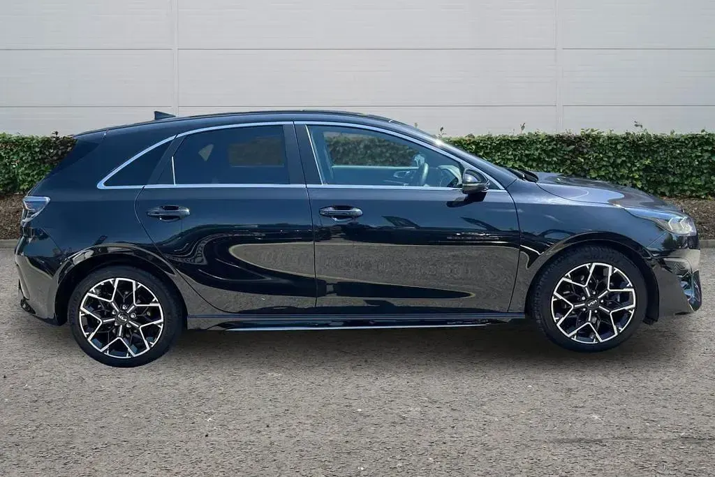 Used Kia Ceed GT-Line 138 HP (101 kW) 2025 Black Hatchback