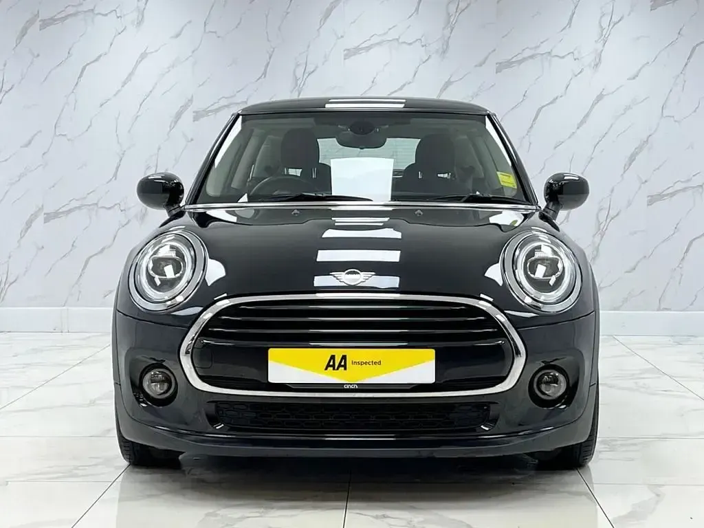 Usado Mini Cooper Classic 136 HP (100 kW) 2020 Preto Citadino