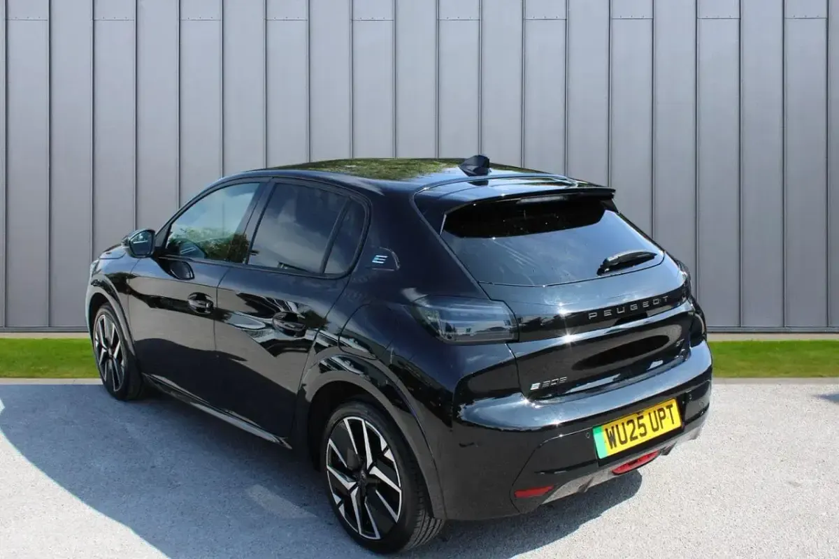 Used Peugeot e-208 GT 113 kW (154 HP) 2025 Black Hatchback