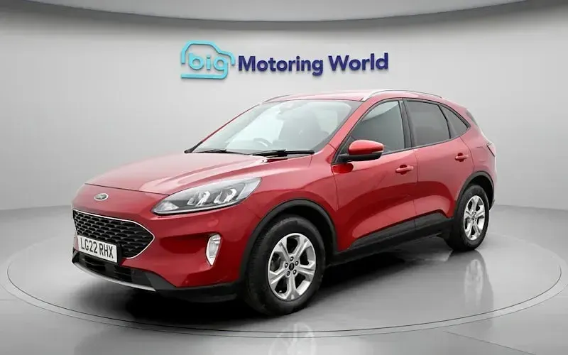 Usado Ford Kuga Zetec 120 HP (88 kW) 2021 SUV