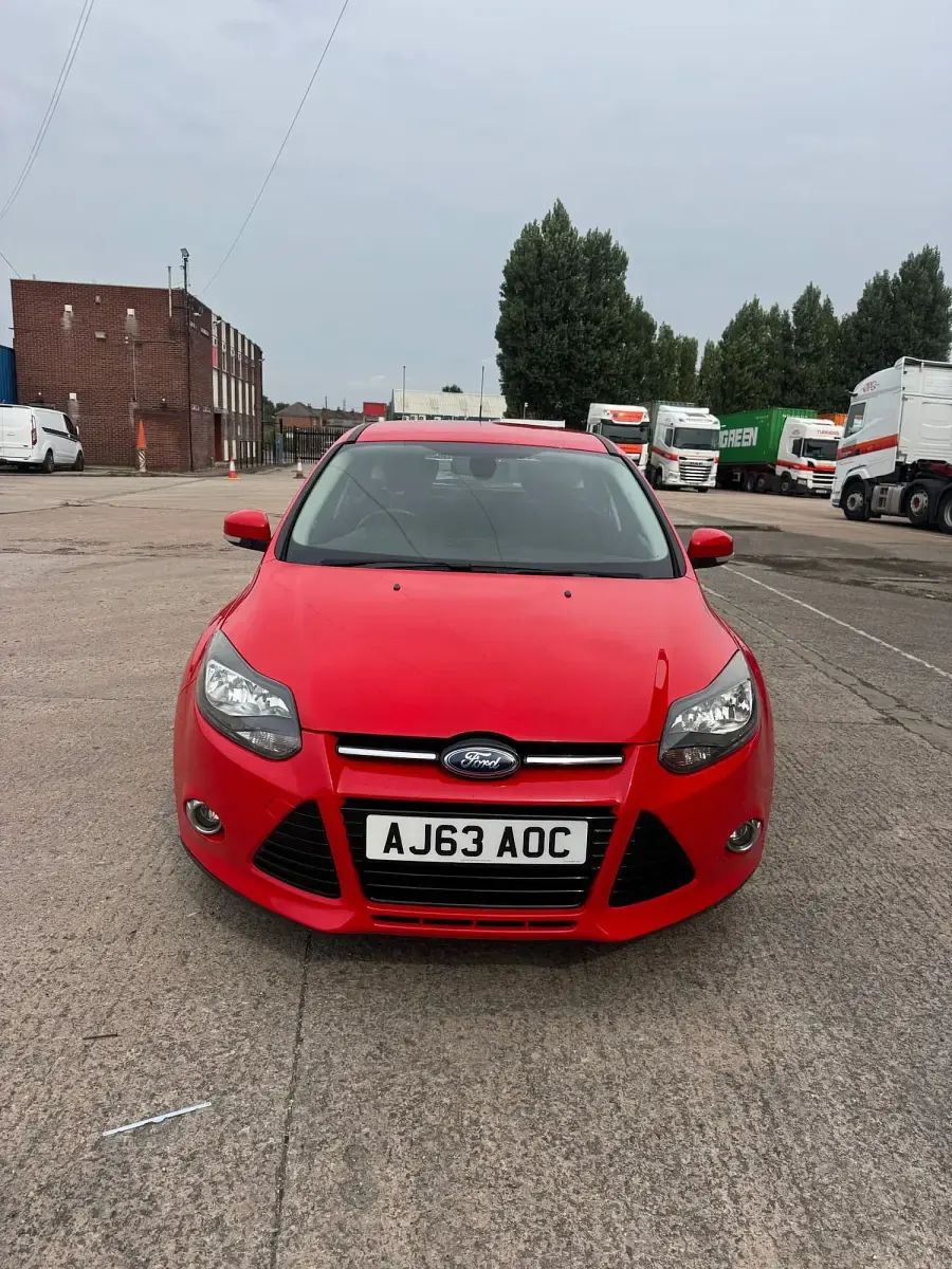 Used Ford Focus Titanium 2014 Red Hatchback