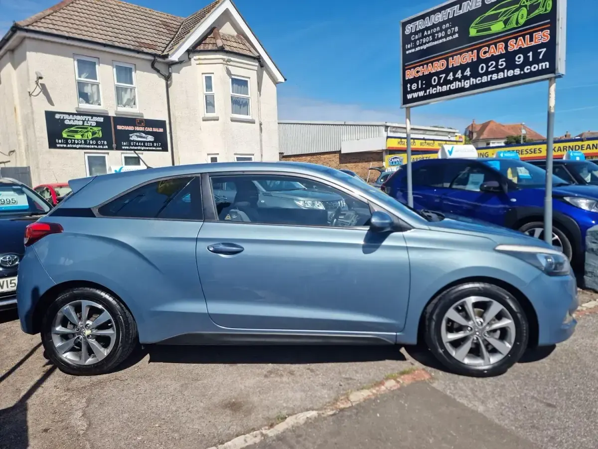Used Hyundai i20 SE 84 HP (61 kW) 2016 Blue Coupe