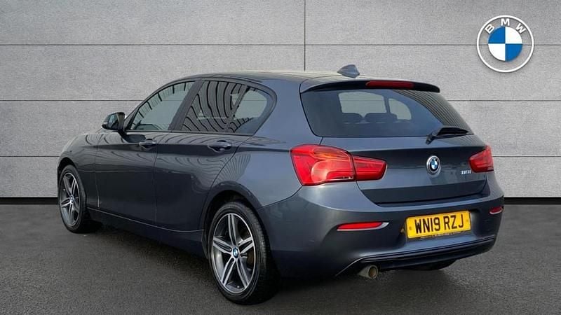 Used BMW 118 Sport Line 134 HP (98 kW) 2019 Grey Hatchback
