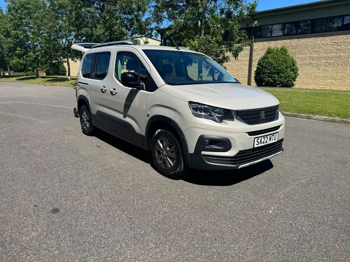 Used Peugeot Rifter 110 HP (80 kW) 2022 Beige MPV