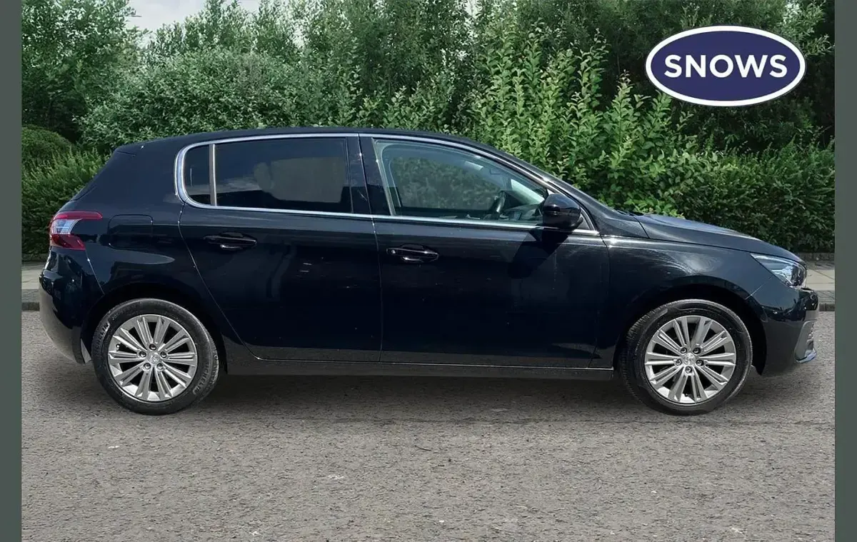 Used Peugeot 308 Allure Premium 131 HP (96 kW) 2021 Black Hatchback