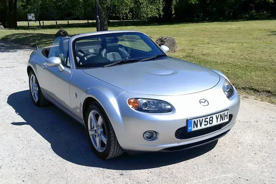 Used Mazda MX5 126 HP (92 kW) 2008 Silver Cabriolet