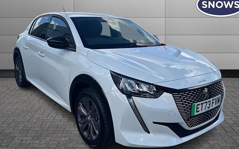 White Used 2023 Peugeot e-208 Allure+ Hatchback | £14,567 (Fair price) - Image 1/4