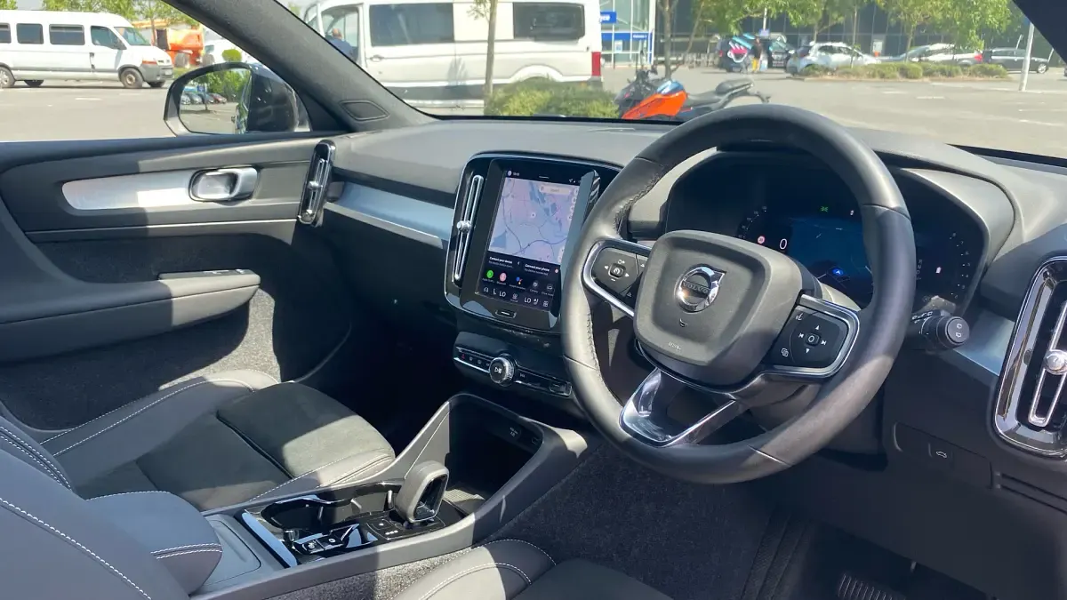 Used Volvo XC40 Plus 163 HP (119 kW) 2025 Black SUV