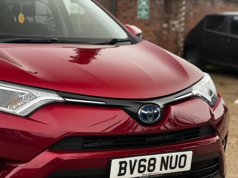 Used Toyota RAV4 2018 Red SUV