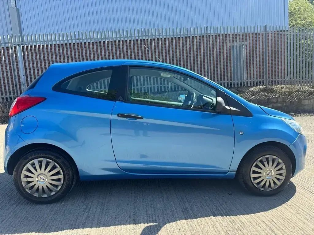 Usado Ford Ka Studio 69 HP (50 kW) 2009 Azul Citadino
