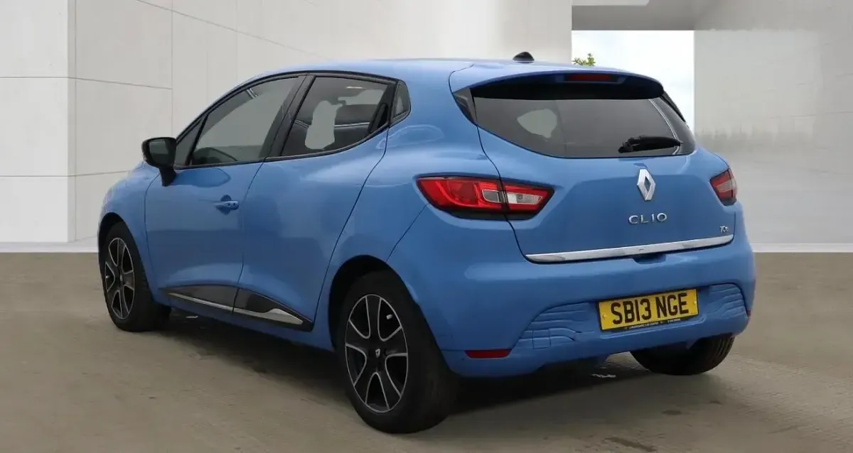 Used Renault Clio Dynamique 90 HP (66 kW) 2013 Blue Hatchback