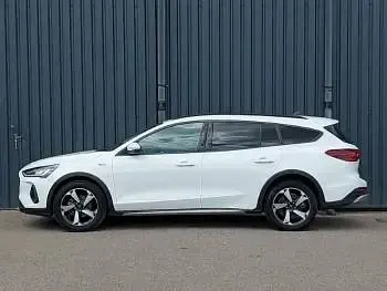 Used Ford Focus Active 125 HP (91 kW) 2023 White Estate