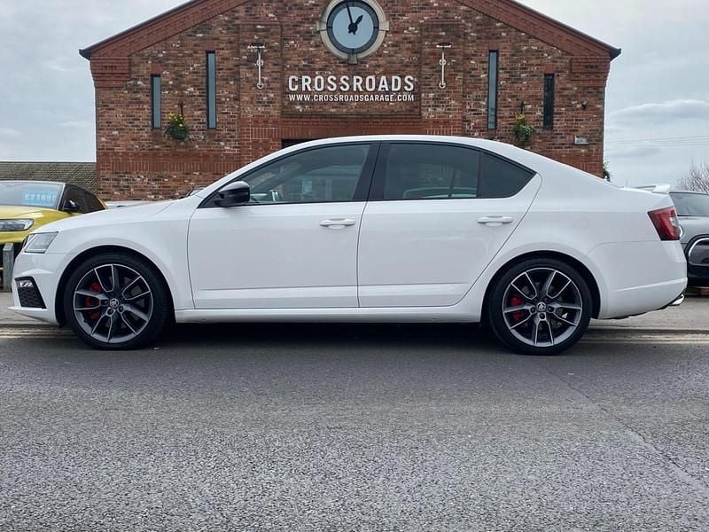 Used Skoda Octavia vRS 245 HP (180 kW) 2019 Candy white Hatchback