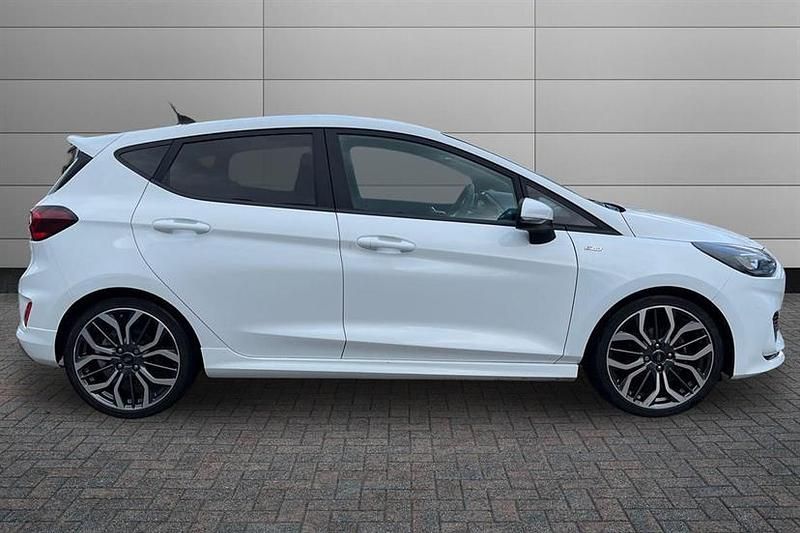 Used Ford Fiesta ST-Line X 125 HP (91 kW) 2023 Frozen white Hatchback