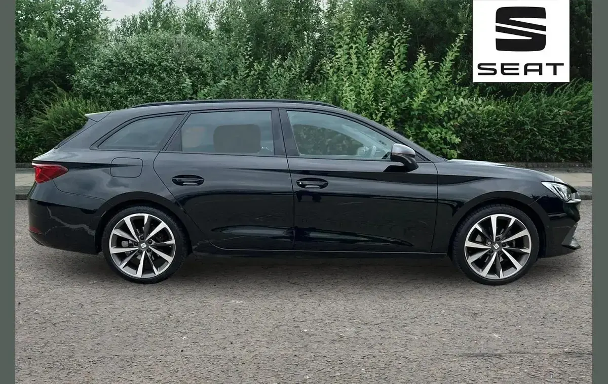 Begagnad Seat Leon FR Sport 272 HK (200 kW) 2022 Svart Kombi