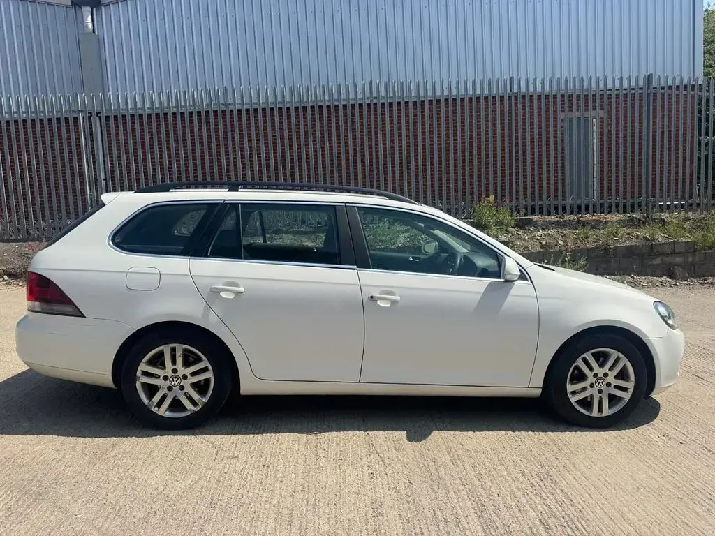Used VW Golf VII SE 2013 White Estate