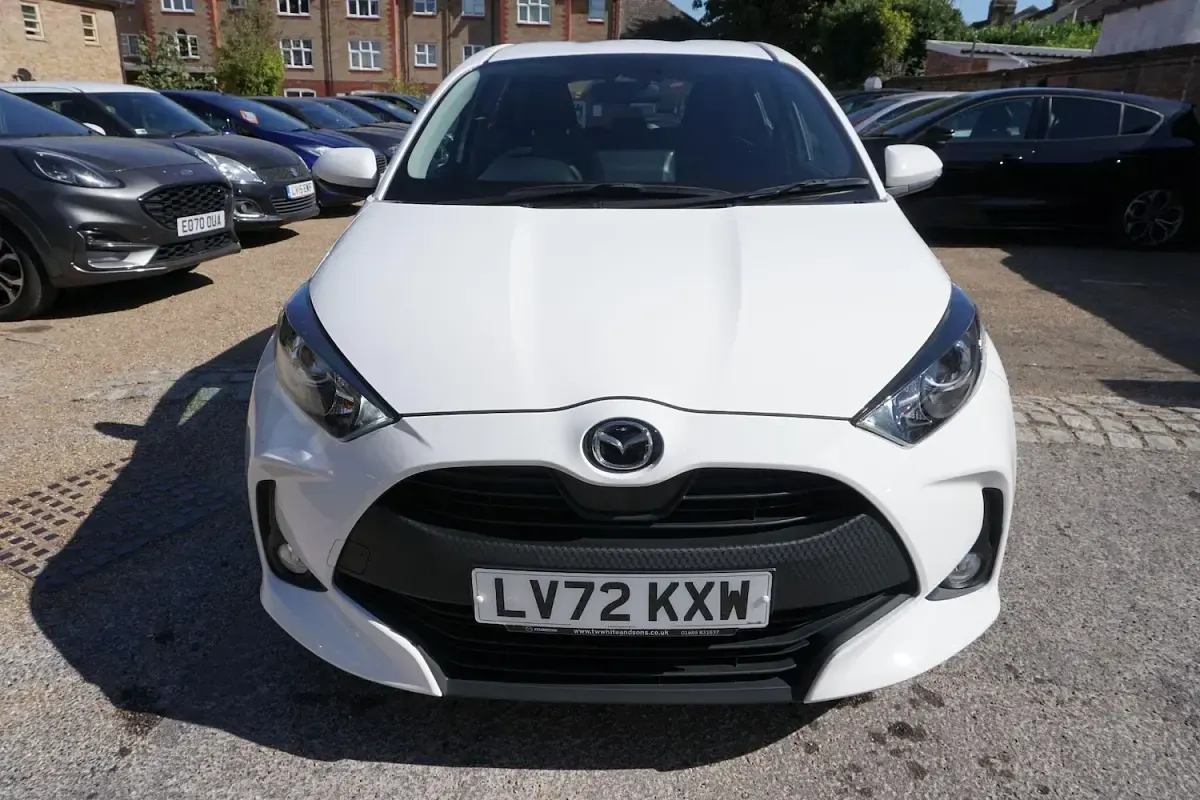 Used Mazda 2 114 HP (83 kW) 2022 White Hatchback