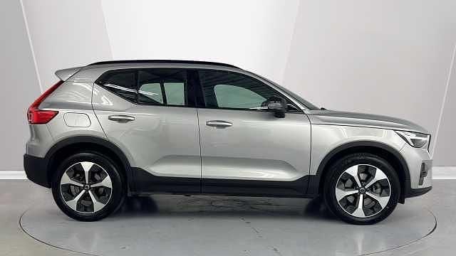 Usado Volvo XC40 Plus 161 HP (118 kW) 2024 Prateado SUV