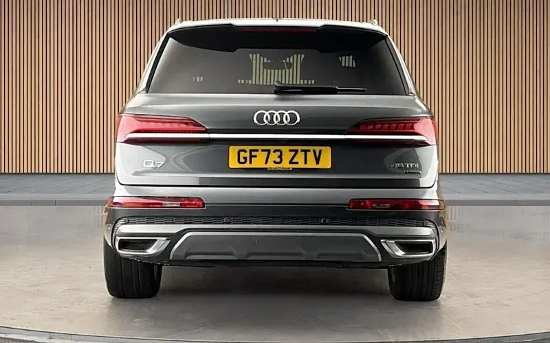 Used Audi Q7 Black Edition 231 HP (169 kW) 2023 Daytona gray pearl effect/daytona gray pearl effec SUV