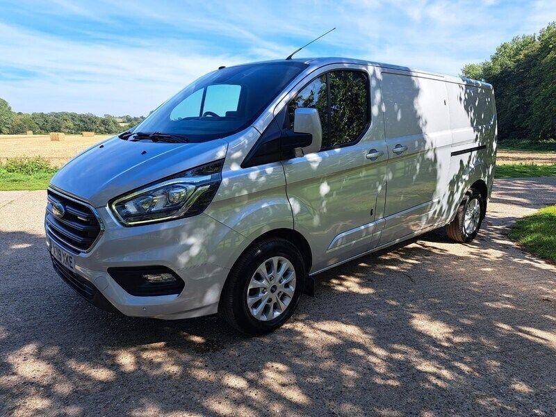 Used Ford Transit Custom Limited 130 HP (95 kW) 2019 Silver Van