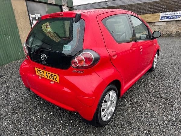 Used Toyota Aygo 68 HP (50 kW) 2011 Red Hatchback