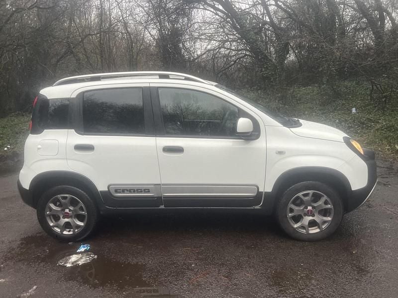 Used Fiat Panda Cross Cross 95 HP (69 kW) 2016 White Hatchback