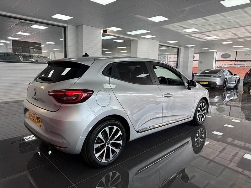 Used Renault Clio V Iconic 100 HP (73 kW) 2020 Silver Hatchback