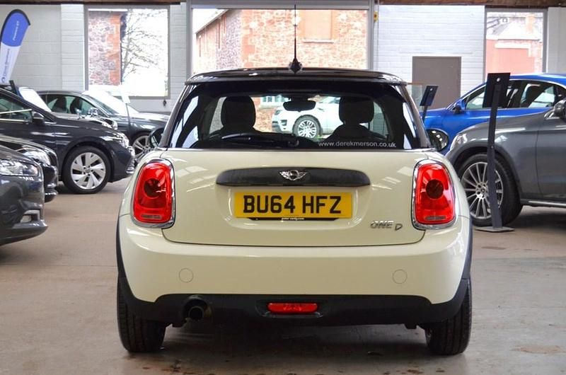 Used Mini One D Hatch 95 HP (69 kW) 2014 White Hatchback