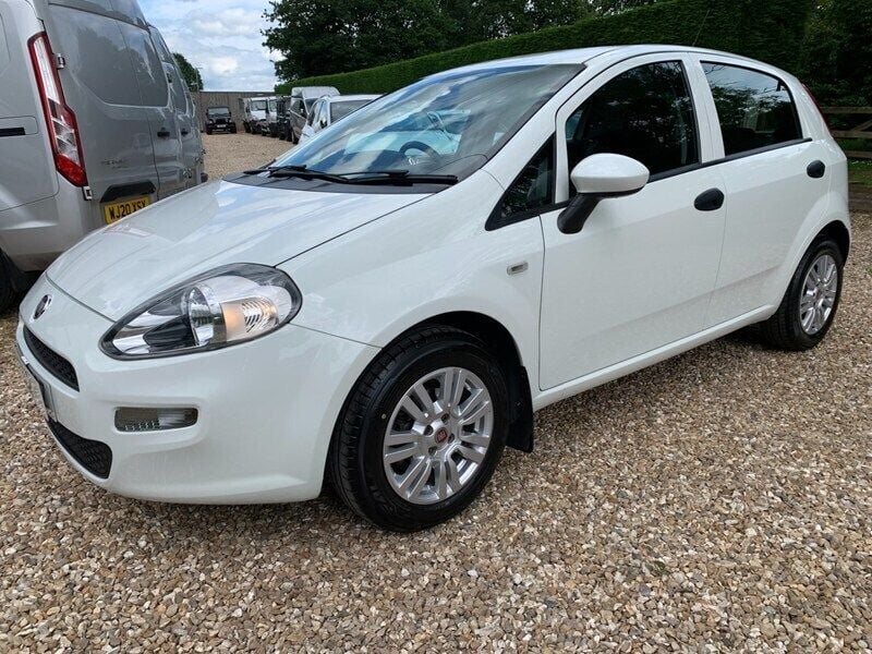 White Used 2016 Fiat Punto Pop Hatchback | £3,995 - Image 1/4