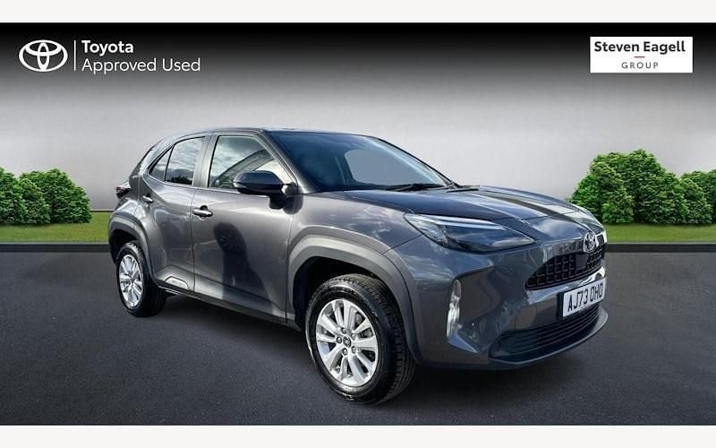 Used 2025 Toyota Yaris Hybrid Estate | £20,154 (Super price) - Image 1/4