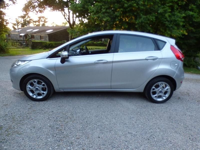 Silver Used 2012 Ford Fiesta Zetec Hatchback | £4,995 (Fair price) - Image 1/4