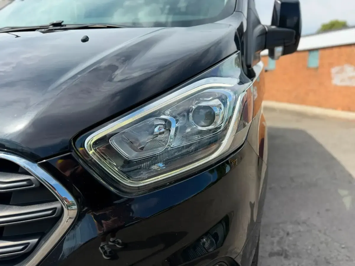Used Ford Transit Custom Limited 170 HP (125 kW) 2019 Black Van