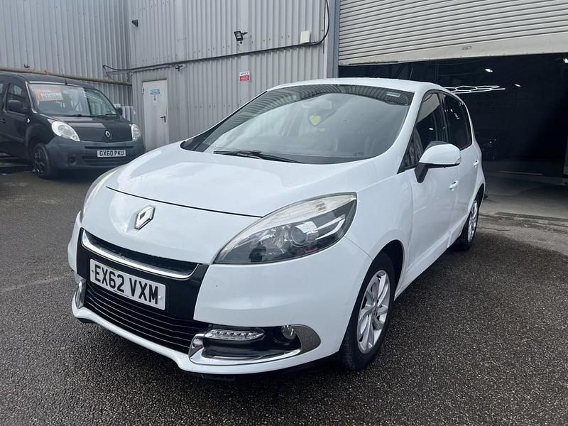 Used Renault Scénic III Dynamique 110 HP (80 kW) 2012 White MPV