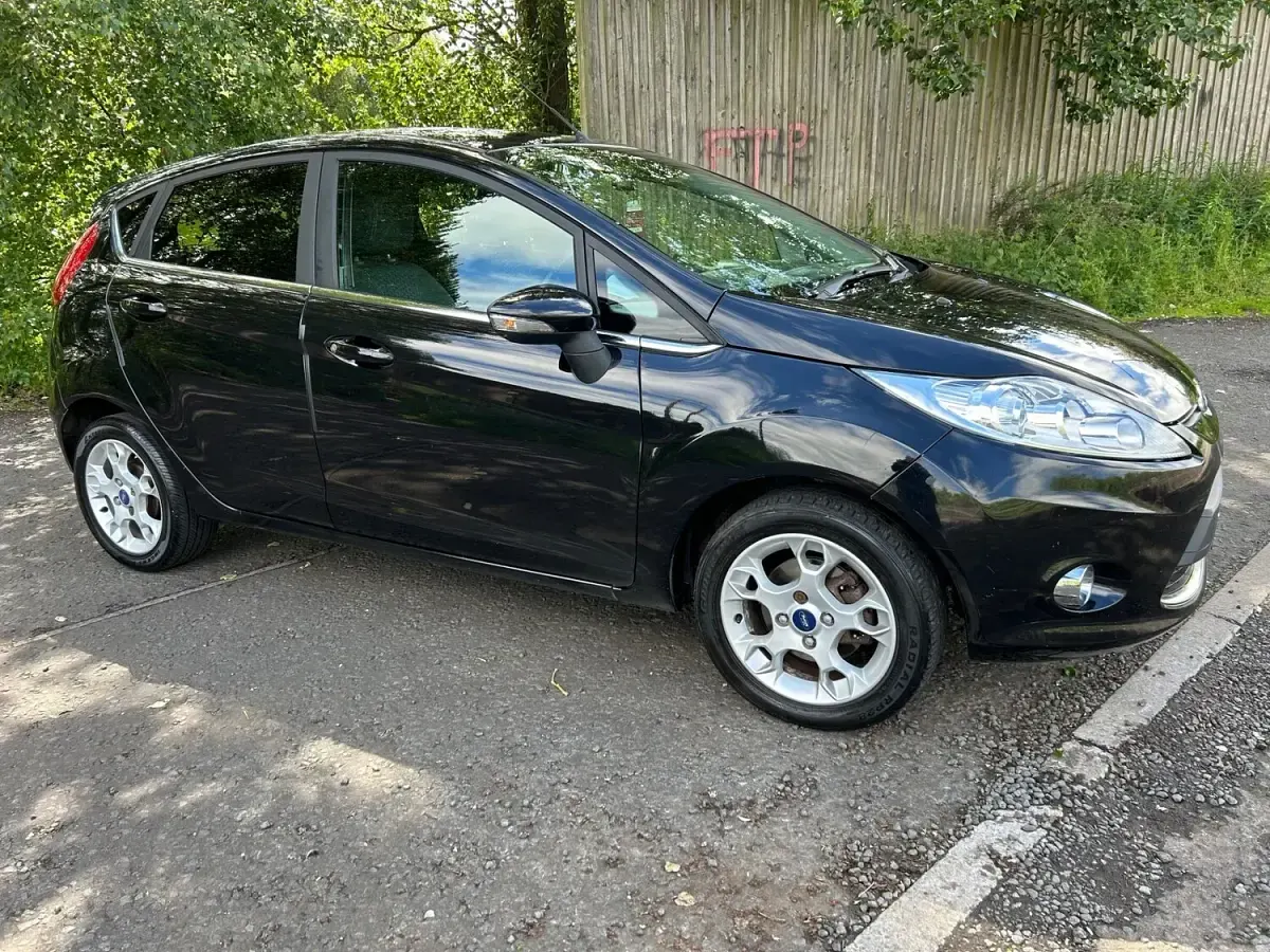 Used Ford Fiesta Zetec 96 HP (70 kW) 2012 Black Hatchback