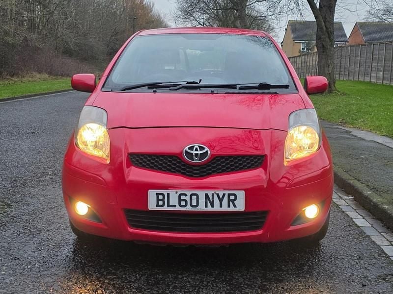 Used Toyota Yaris 2011 Red Hatchback